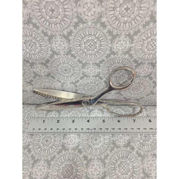 Wiss Model S-97 Pinking Shears, USA Made, Silver Tone Sewing Scissors - Picture 3 of 7